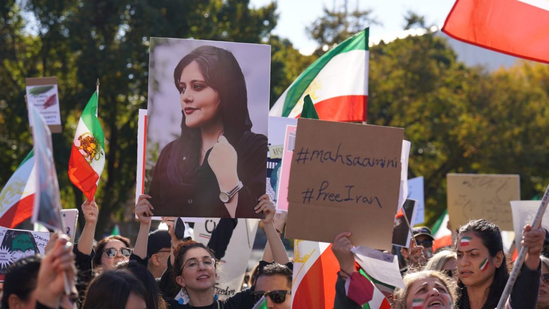 Donna. Vita. Libertà